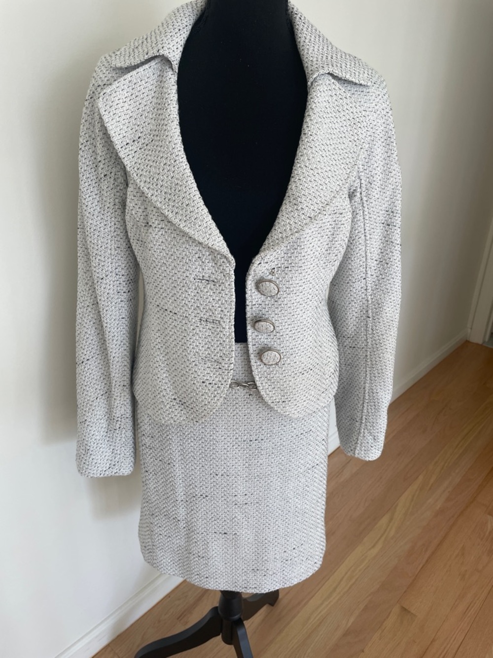 White House Black Market Light Gray Tweed Skirt Suit